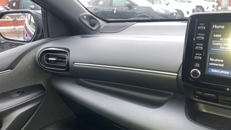 Toyota Yaris 1.5 Hybrid Dynamic 5dr CVT Hybrid Hatchback